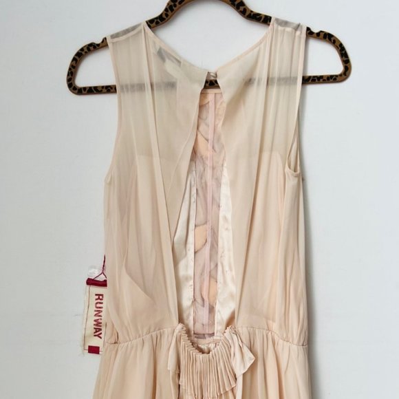 BCBG Max Azria RUNWAY Collection DRESS Limited Edition 100% SILK Pleated ( S ) - Picture 4 of 6
